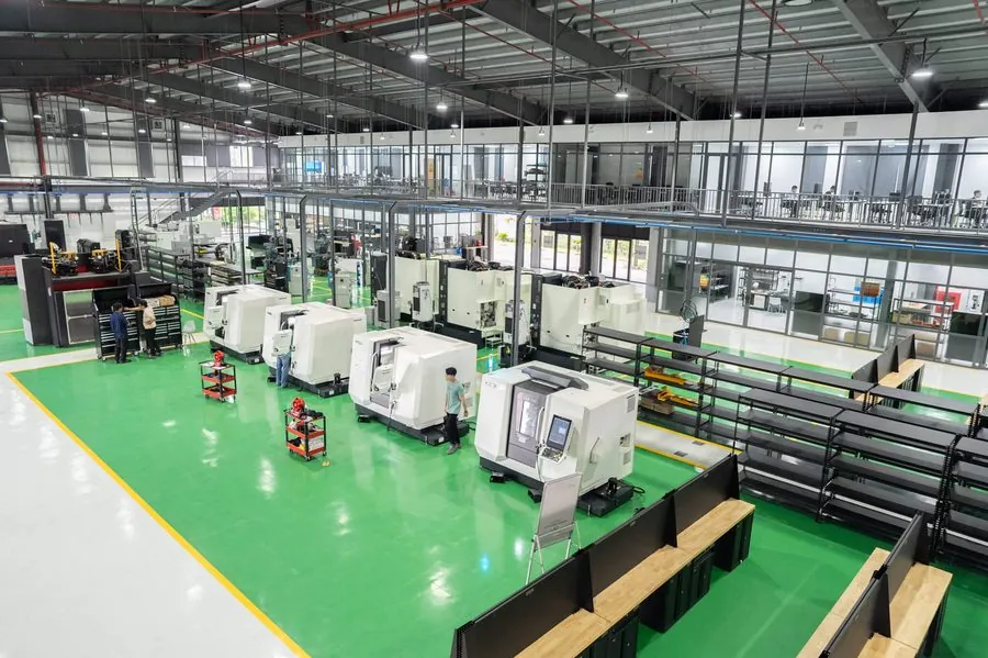 AMC — Advanced Manufacturing Center: xưởng CNC & lab 4.0